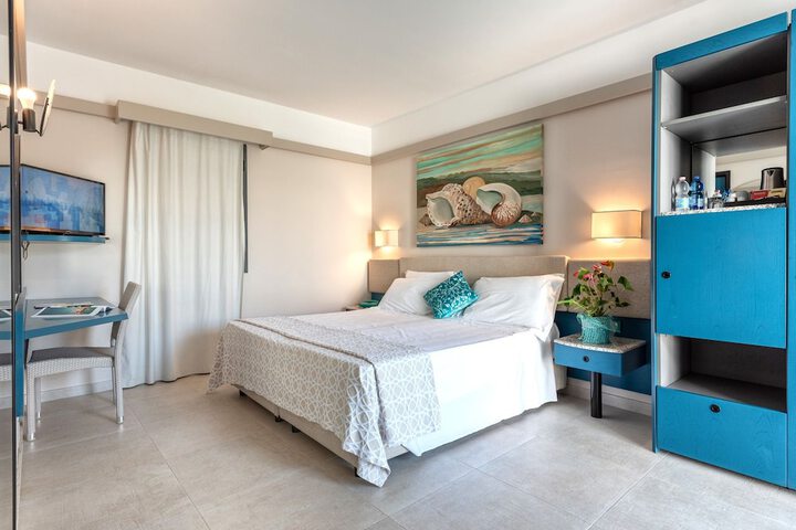 Room 25 of 128