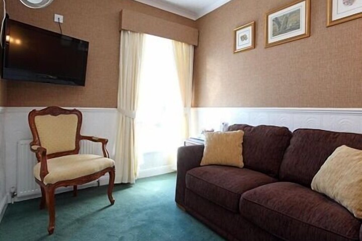 Room 14 of 25