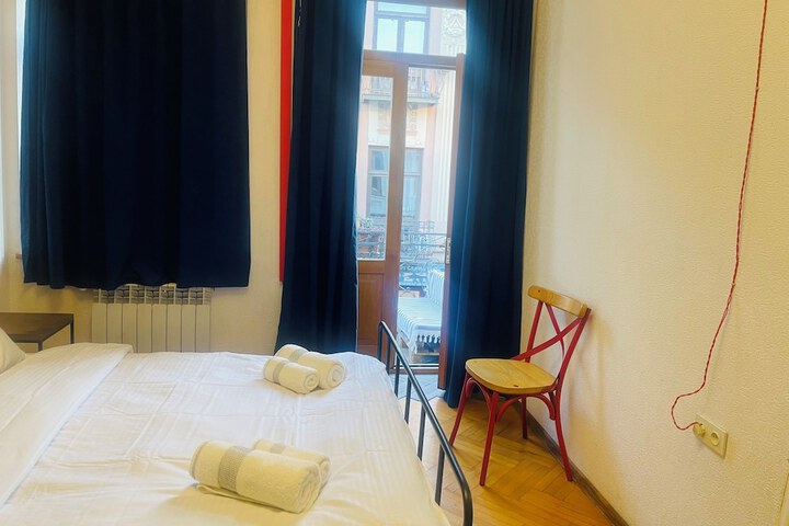 Room 53 of 120