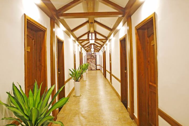 Ballroom/Hall 62 of 69