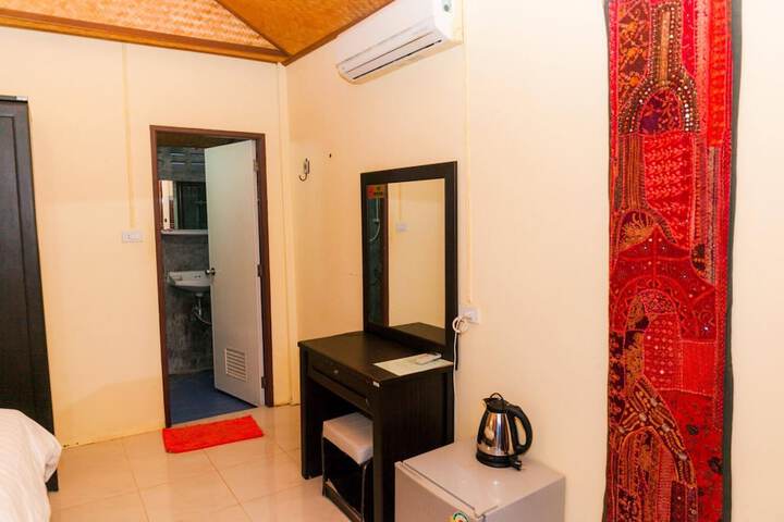 Room 3 of 65