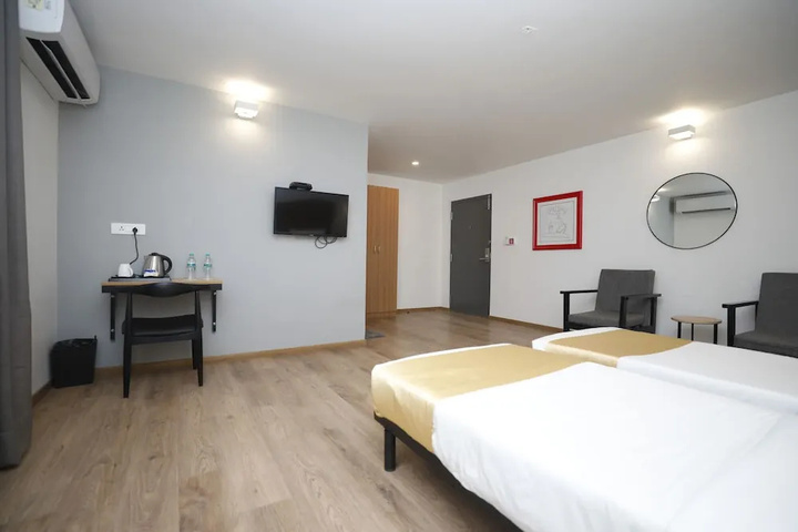 Room 5 of 27