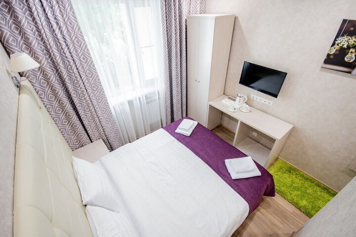 Room 4 of 48