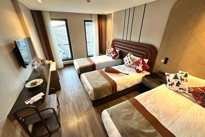 Room 30 of 96