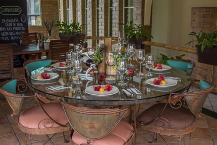 Dining 39 of 70