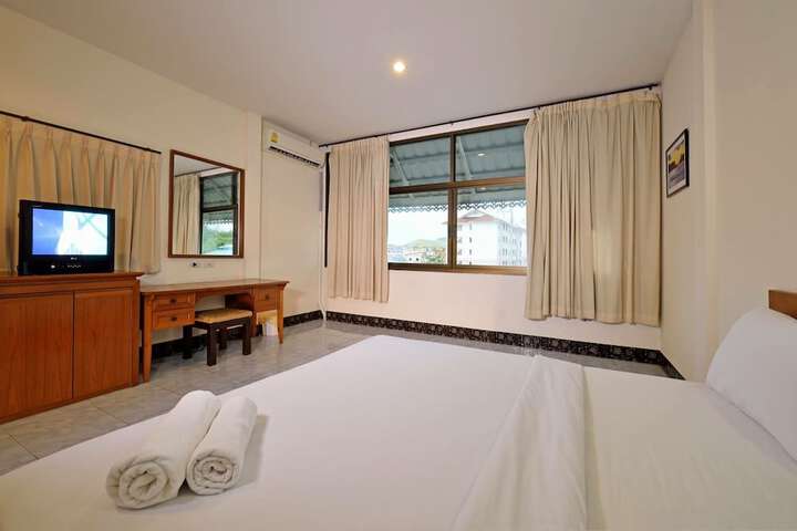 Room 7 of 23