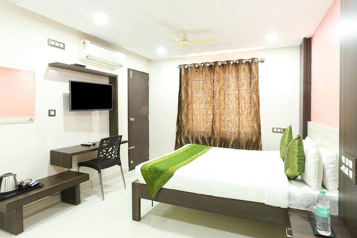 Room 13 of 44