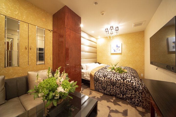 Room 12 of 22