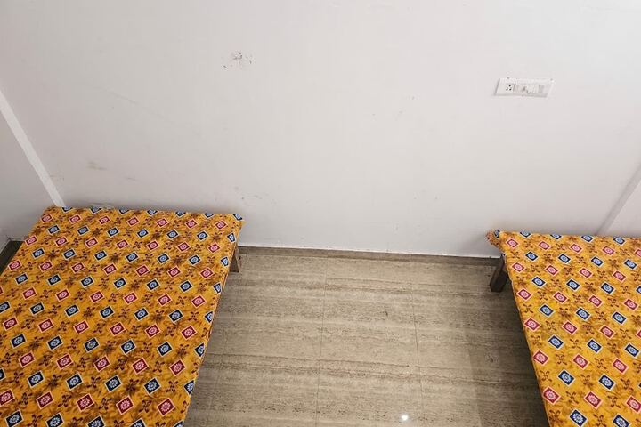 Room 16 of 37