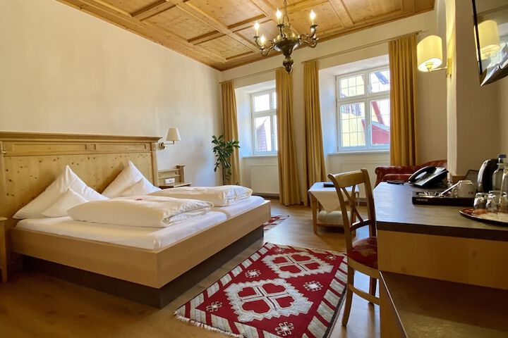 Room 28 of 130