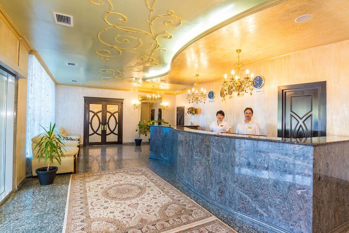 Entrance & Lobby