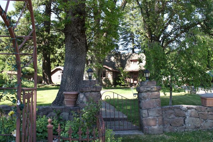 Property Grounds 19 of 27