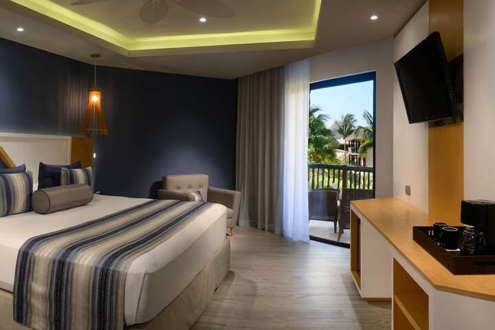 Room 13 of 81