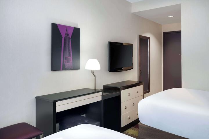Standard Room, King or Two Doubles (6 of 7)