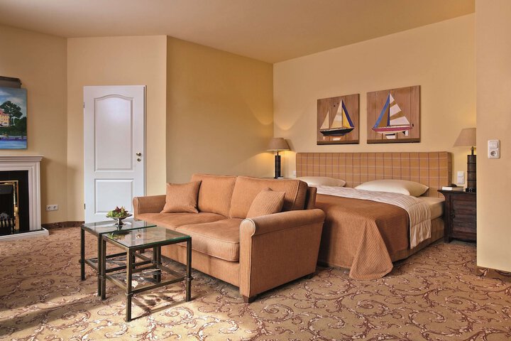 Room 32 of 123