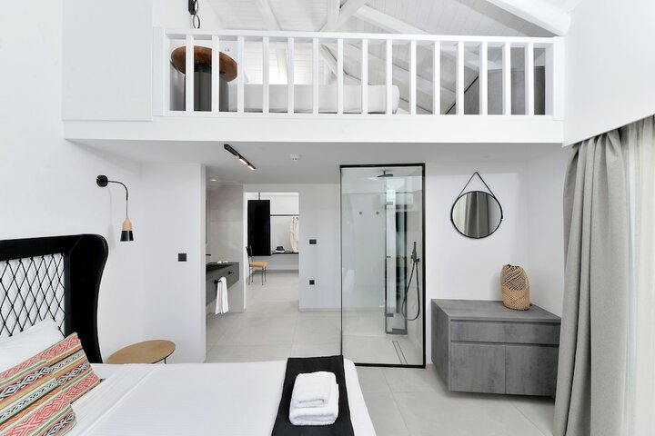 Room 47 of 102