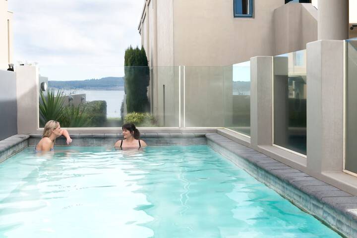 Hotel Pool