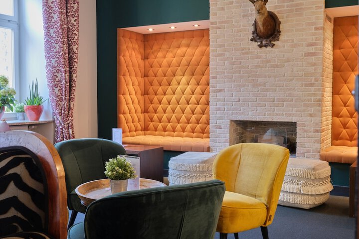 Entrance & Lobby