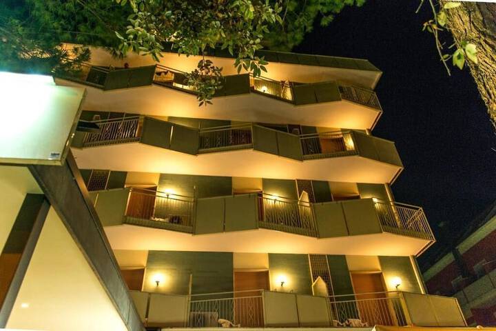 Hotel 107 of 108