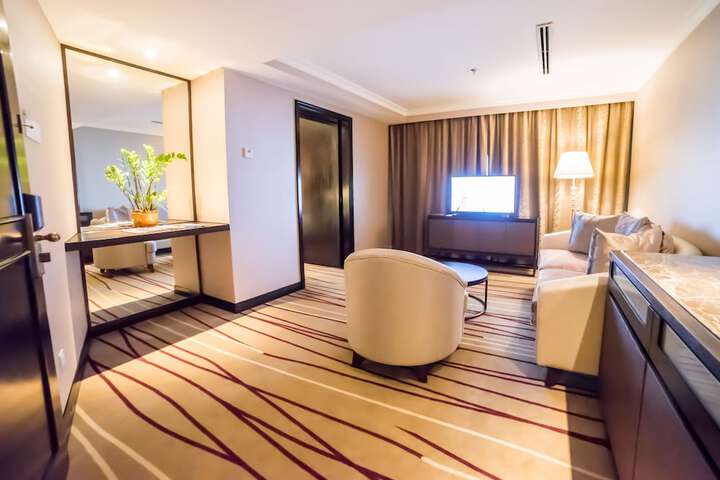 Room 27 of 49