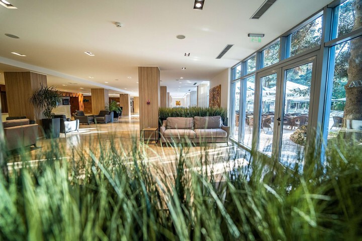 Hotel Interior 9 of 122