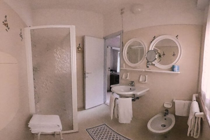 Room 40 of 67