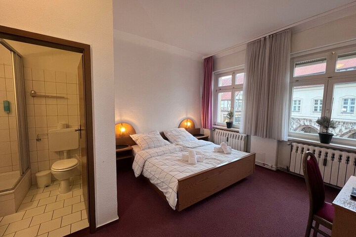 Room 15 of 49