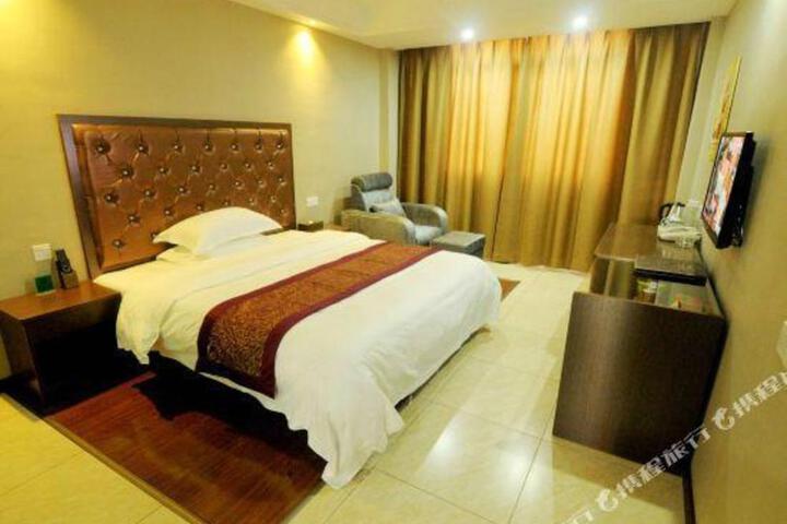 Romantic Holiday Hotel