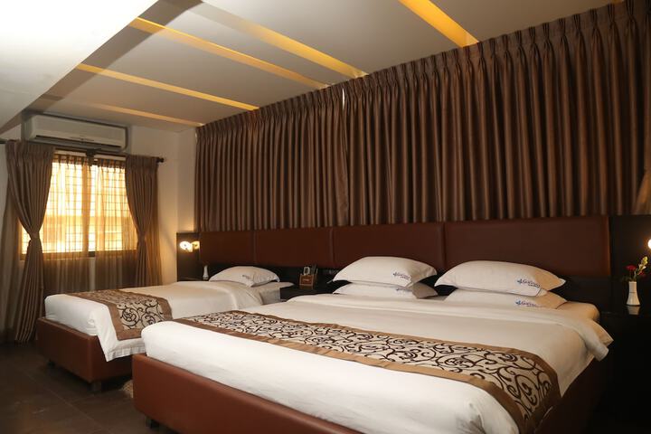 Room 12 of 49