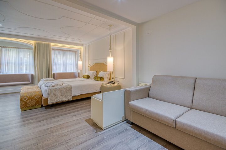 Room 78 of 160