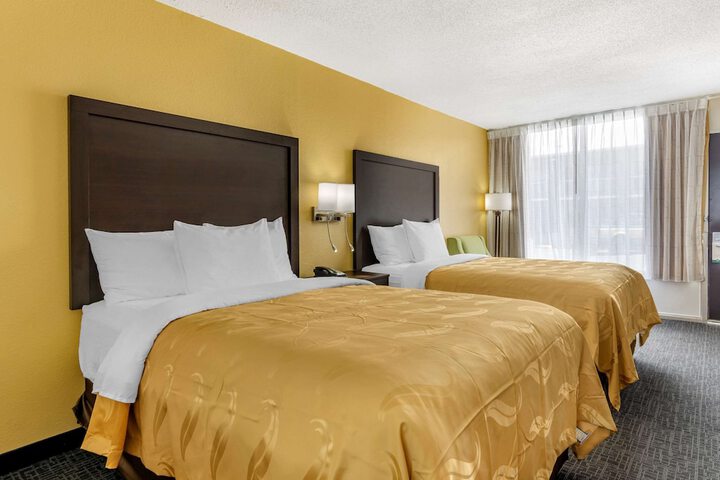2 Double Beds (4 of 9)