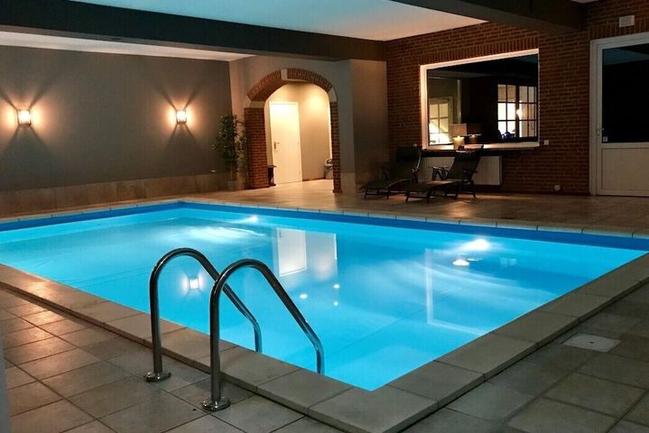 Pool 25 of 52