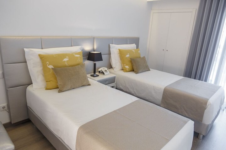 Room 15 of 36