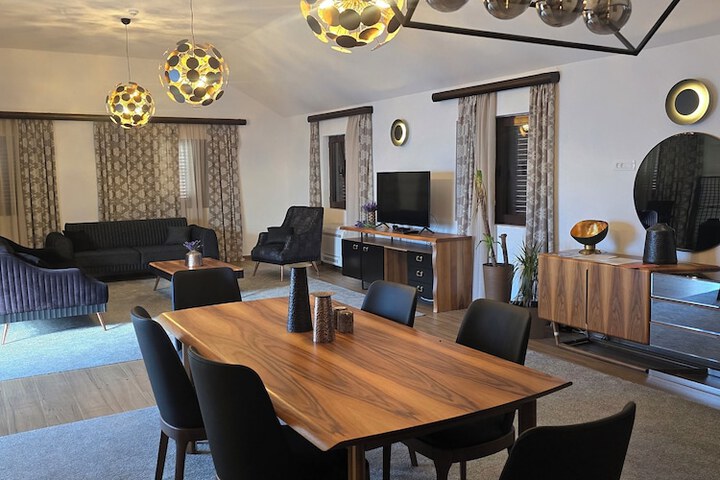 Room 12 of 29