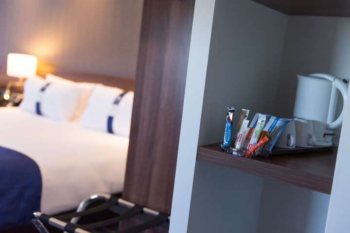Room 5 of 48