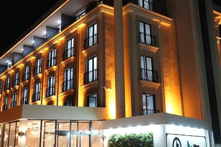 Hotel 27 of 39