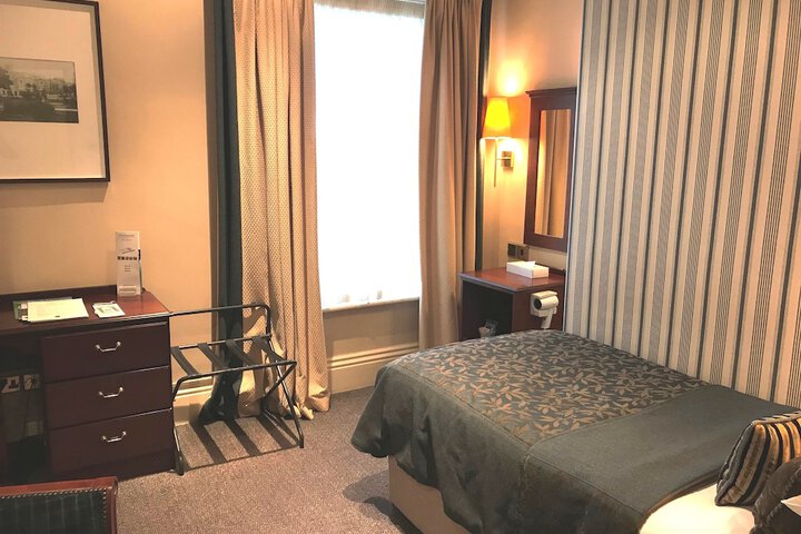 Room 12 of 113