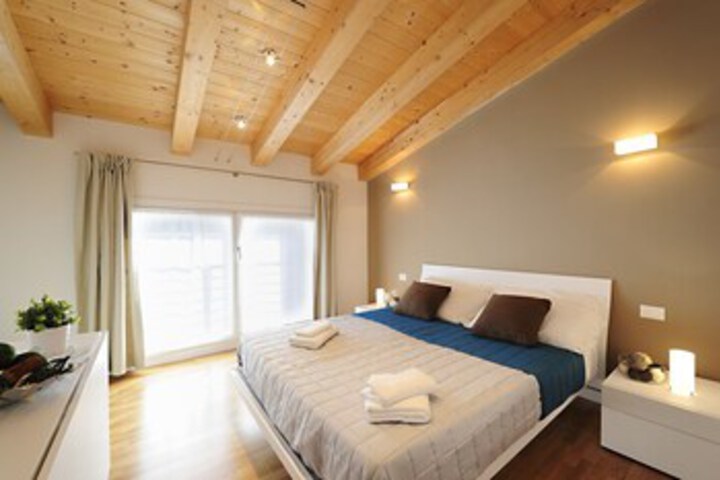 Room 33 of 35