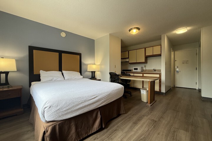 Room 9 of 17