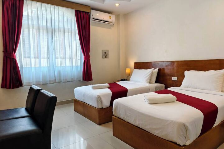 Room 34 of 100