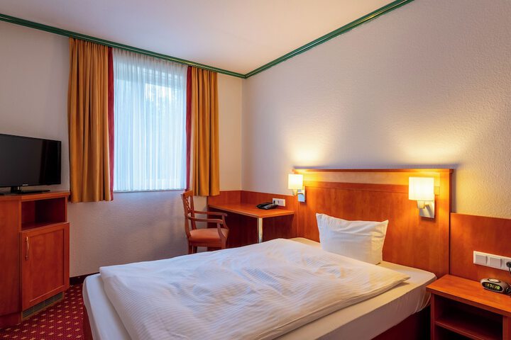 Room 20 of 80