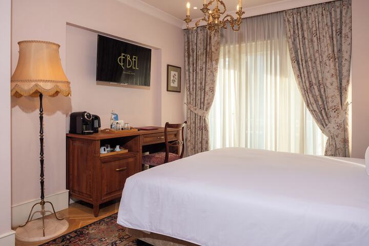 Room 16 of 73
