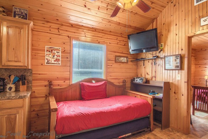 Room 3 of 27