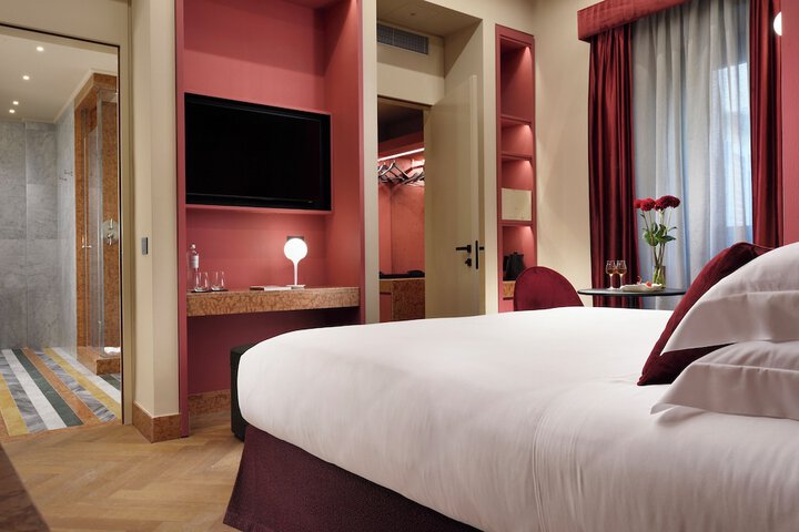 Room 9 of 68