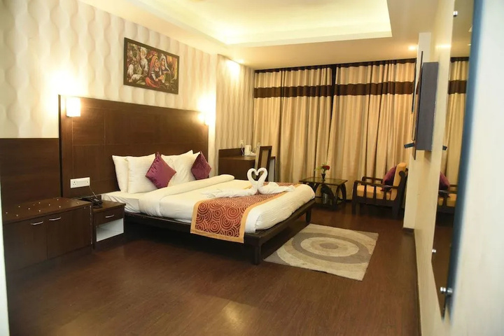 Room 3 of 7