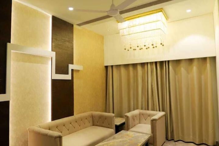 Room 16 of 32