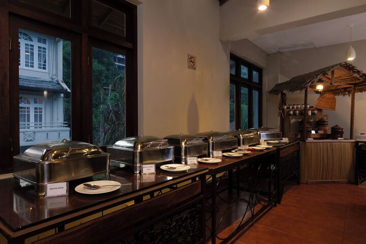 Dining 49 of 65