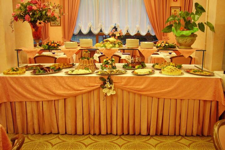 Breakfast buffet