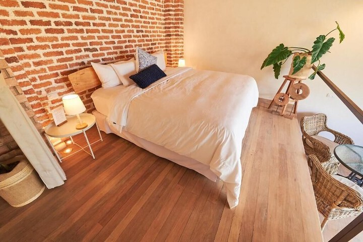 Room 5 of 38