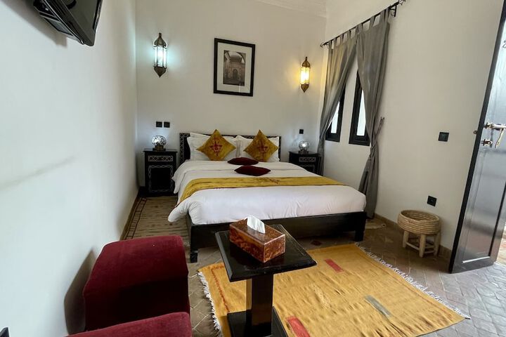 Room 105 of 435